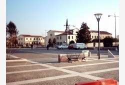 Nuova Piazza a Roncaglia